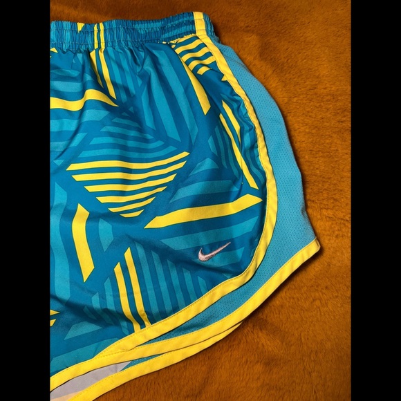 Nike • Dri-Fit Shorts - Picture 3 of 7